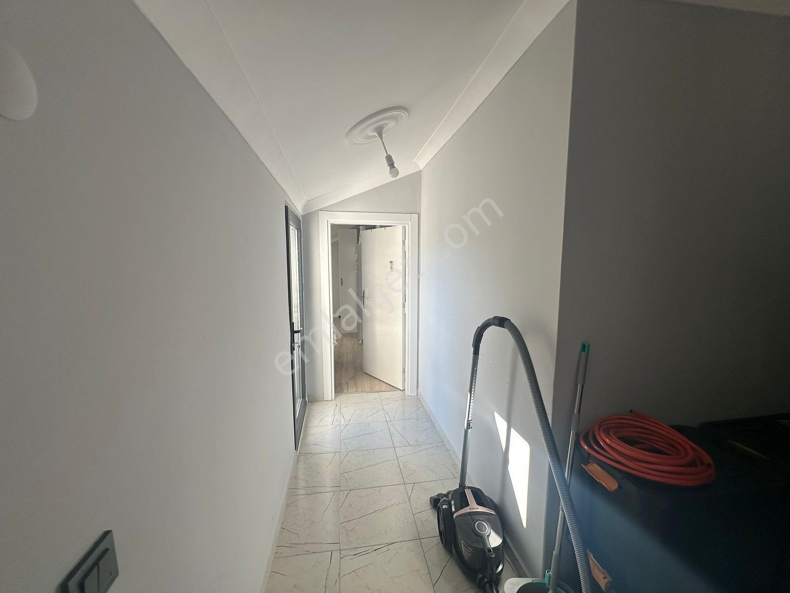 Re/max Selhattin'den Mevlana Mahallesinde 3,5+1 Teraslı Daire - Görsel 15
