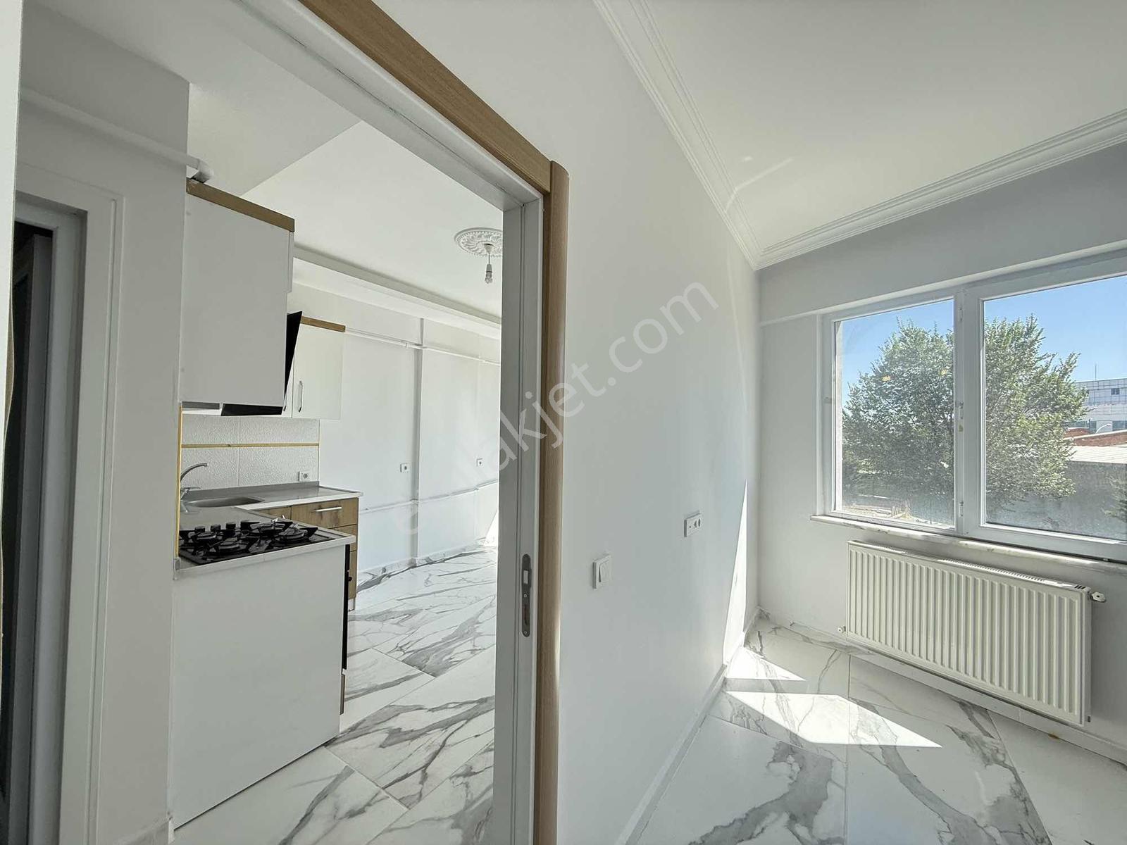 Bostanbaşı Çevreyolu Kenarı Az Katlı Binada 1+1 Kiralık Daire!!! - Görsel 4