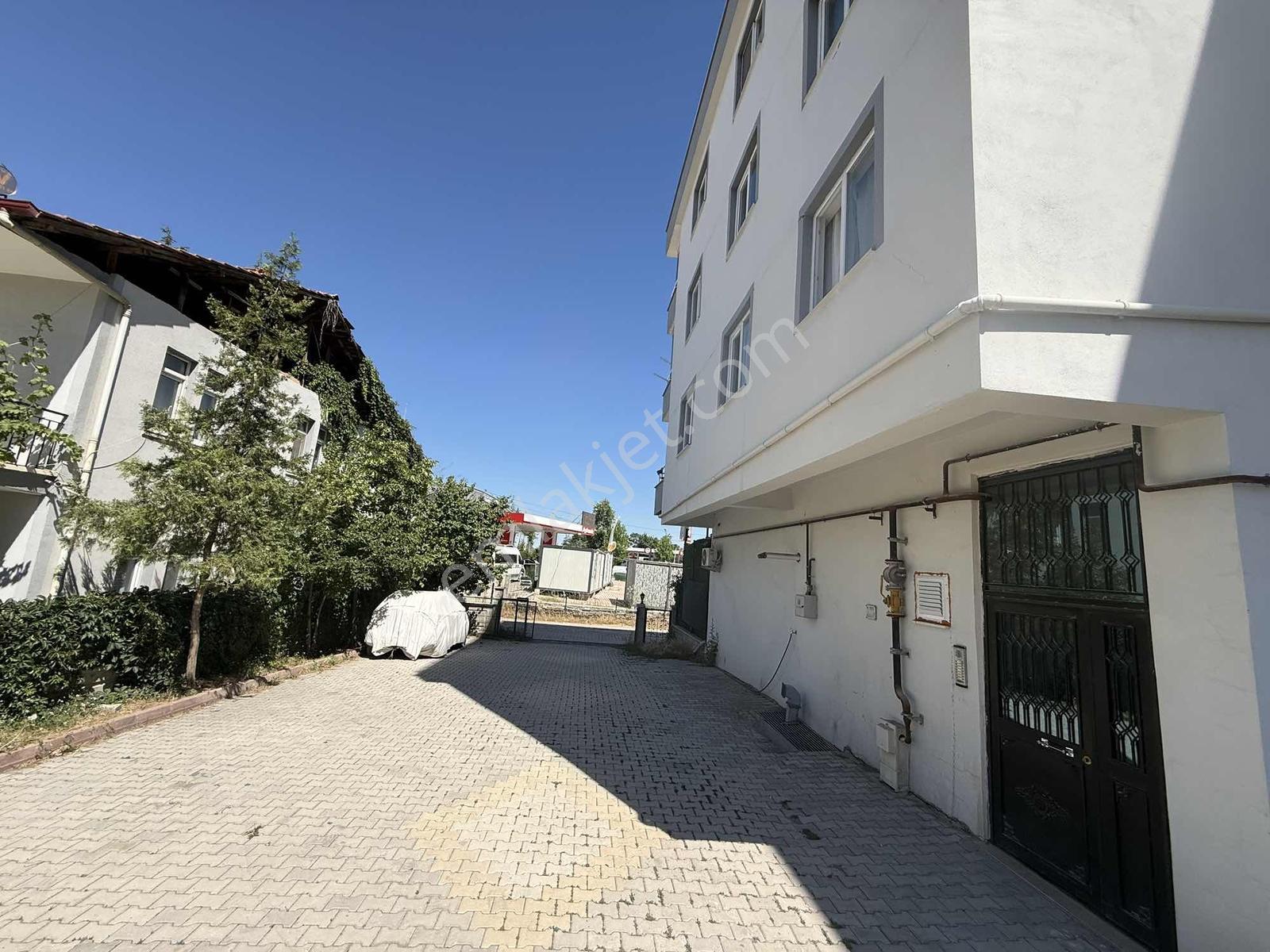 Bostanbaşı Çevreyolu Kenarı Az Katlı Binada 1+1 Kiralık Daire!!! - Görsel 8