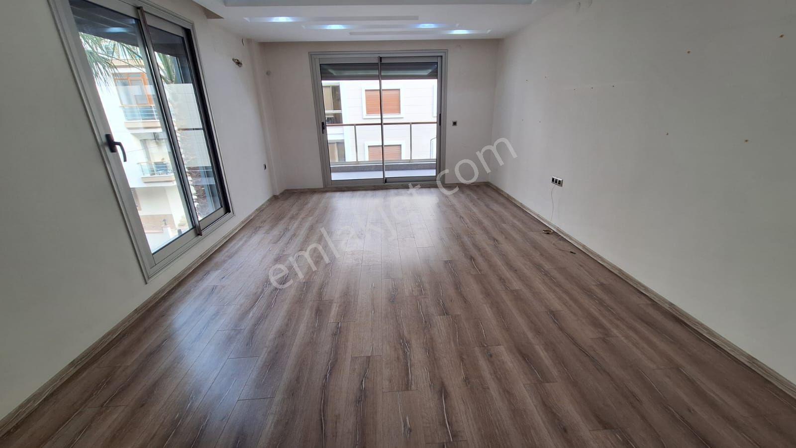 Havuzlu Site İçinde 3+1 Kiralık Daire - Görsel 26