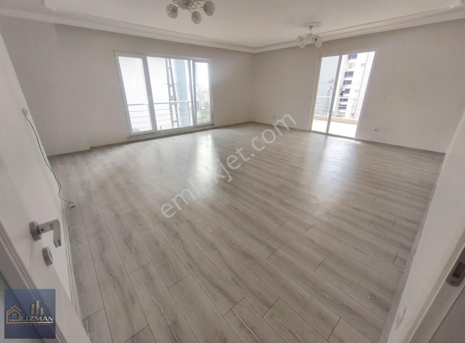 Uzman Emlak'tan 180m2, 3+1, 1.katta Satılık Sıfır Ayarında Daire - Görsel 13