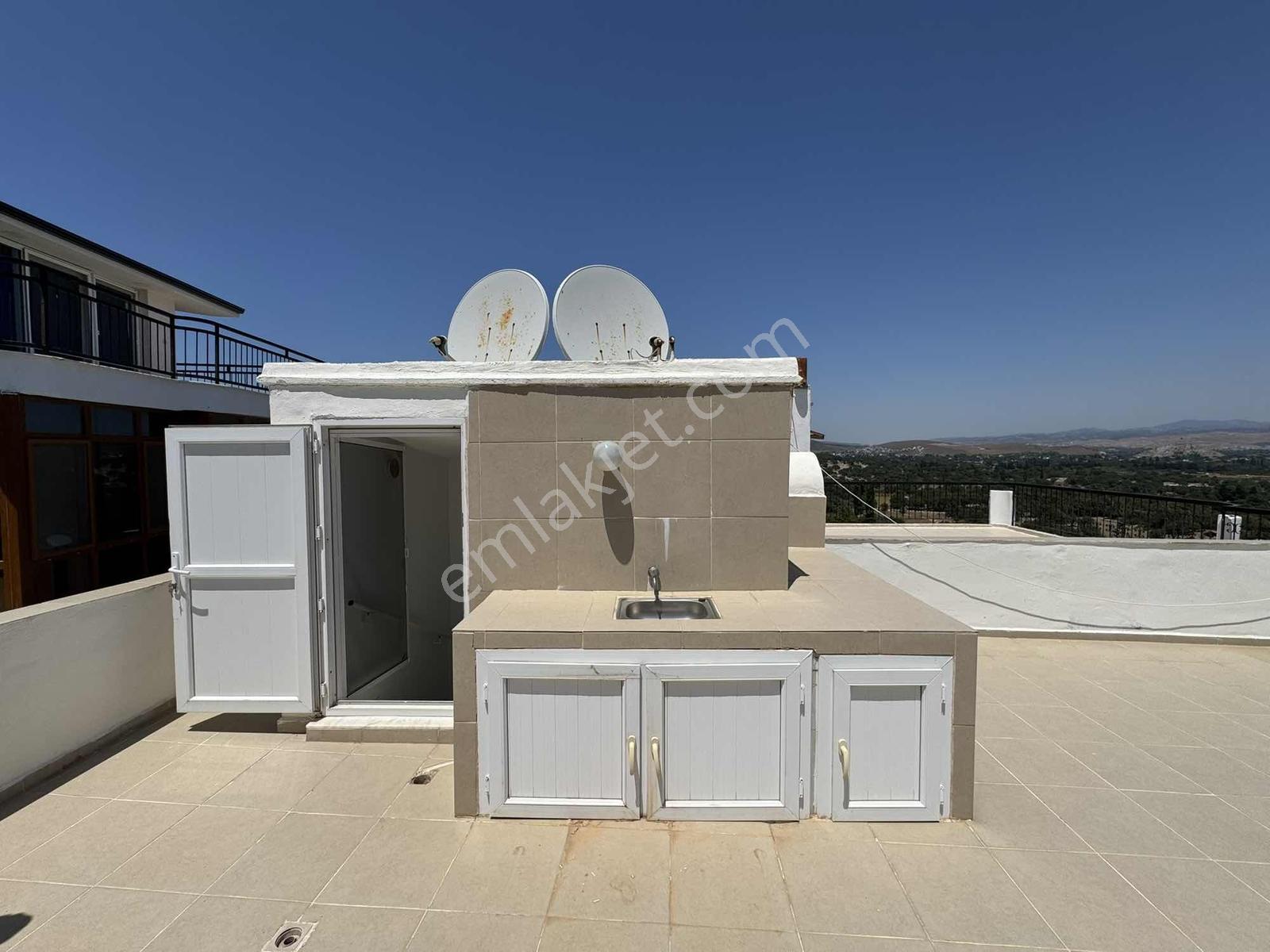 Sığacık'da Site İçerisinde Deniz Manzaralı Satılık Villa - Görsel 28