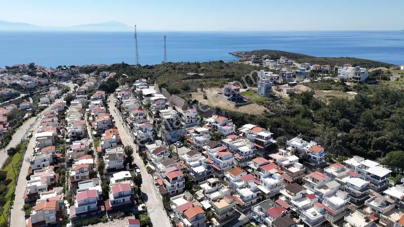 Sığacık'da Site İçerisinde Deniz Manzaralı Satılık Villa - Görsel 12