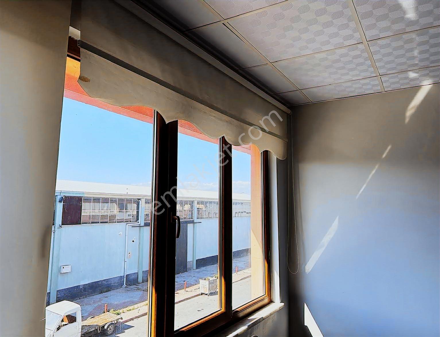 Kutluay'dan Yıldız Sanayi Sitesi 25+25=50m2 Satılık Dükkan - Görsel 3