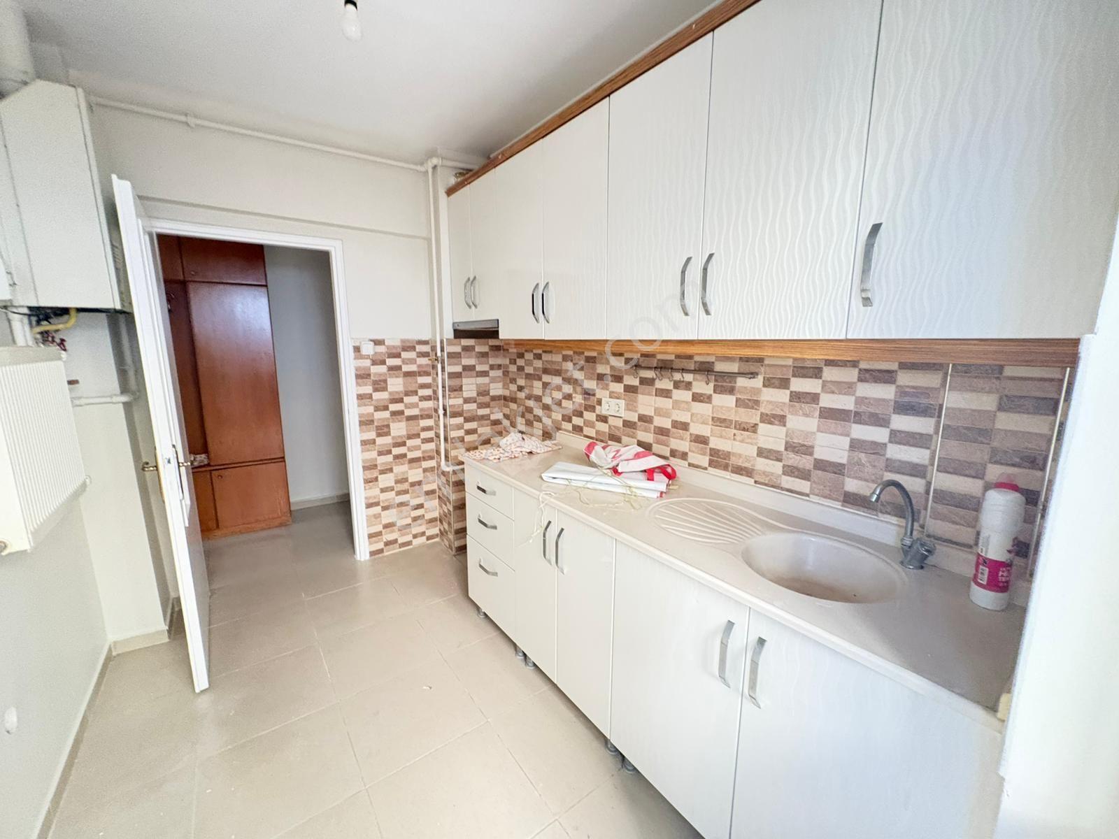 Çankaya Sokullu'da Kiralık 3+1 Bakımlı Ve Aydınlık Daire - Görsel 5
