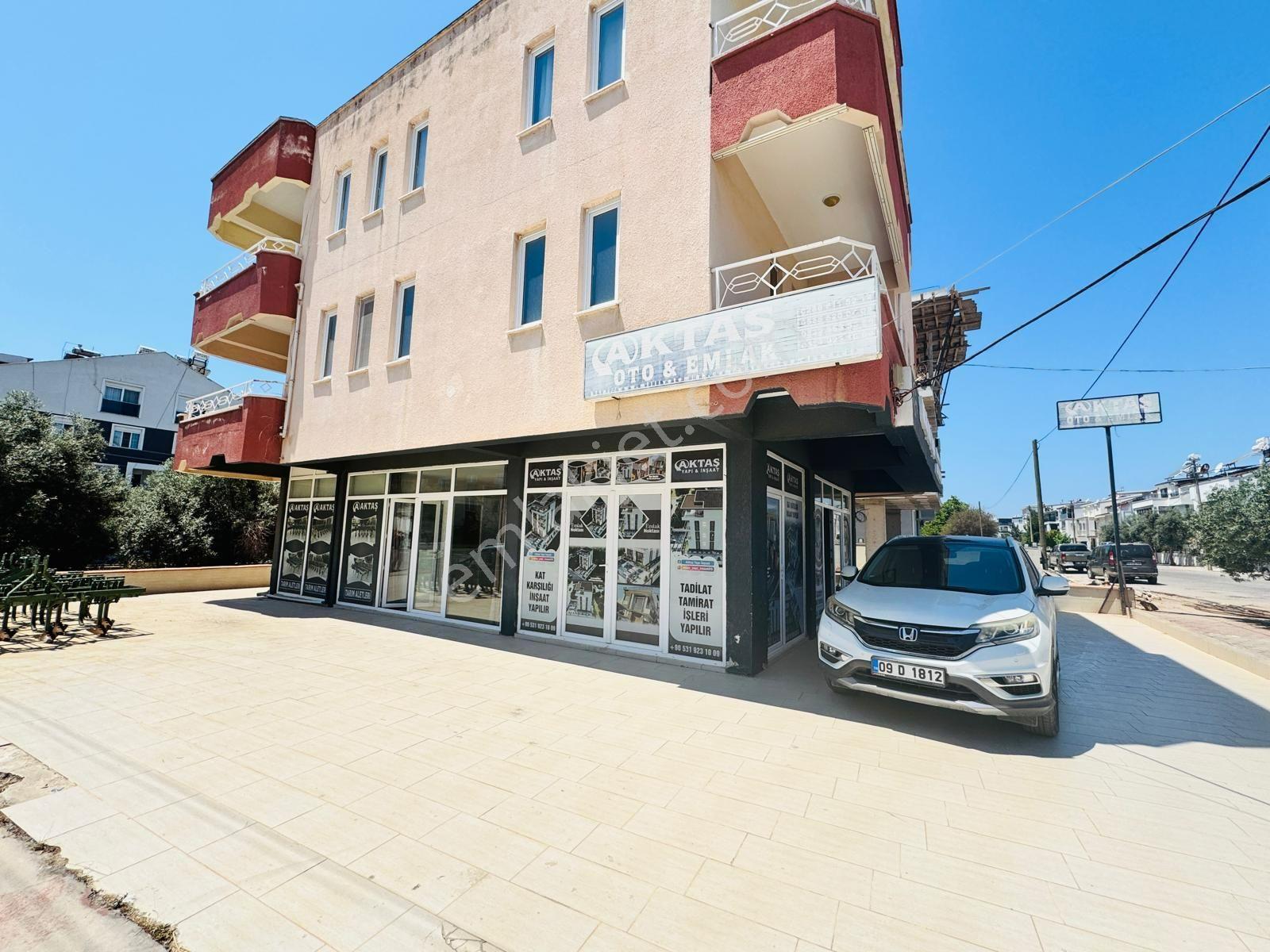 Didim Efelerde 2 Adet Daire Ve Dükkan Olan Satılık Komple Bina