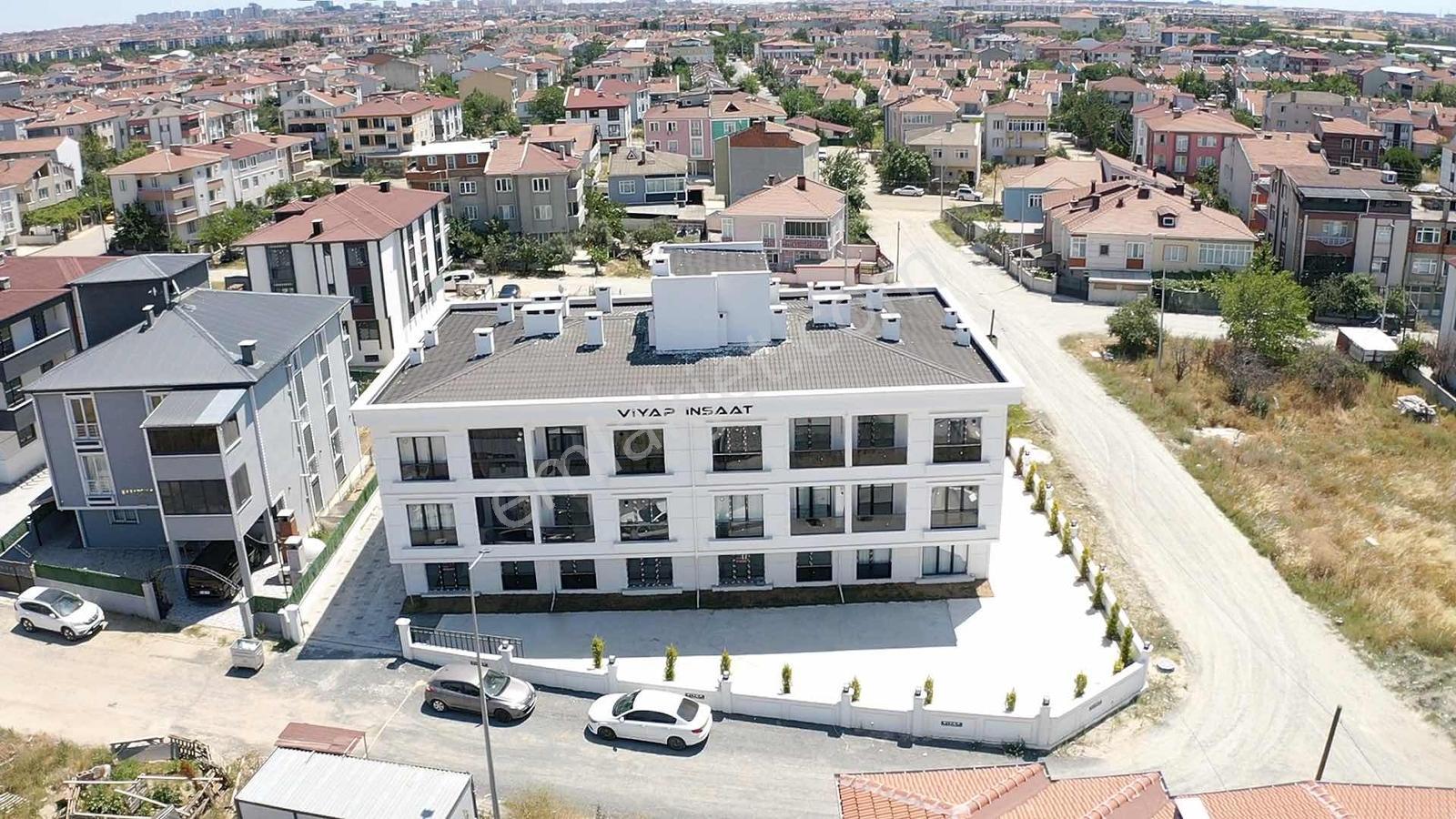 İskanlı 1+1 Bahçe Katı Hemen Oturuma Uygun Büyük Otoparklı - Görsel 3