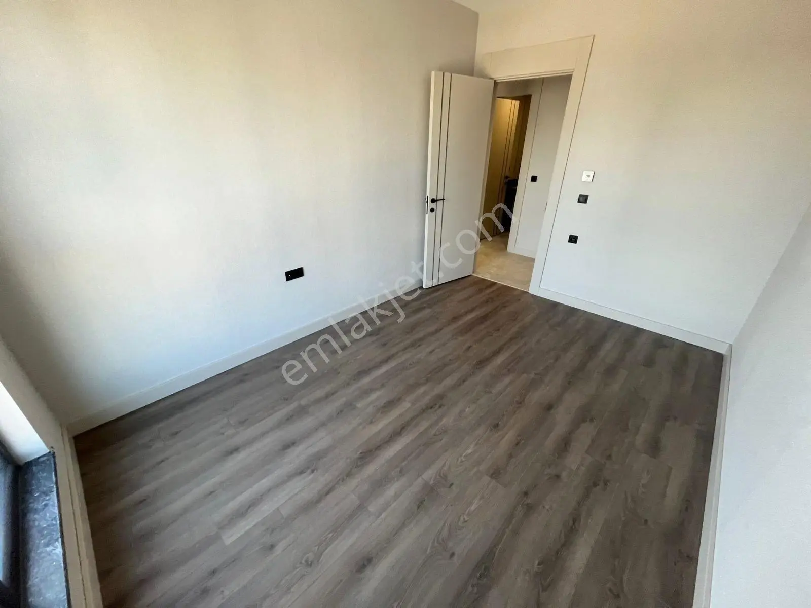 Ovacık Bulvar Üzeri 3+1 Satılık Daire Yüksek Kat Sıfır Şık Tasarımlı - Görsel 9
