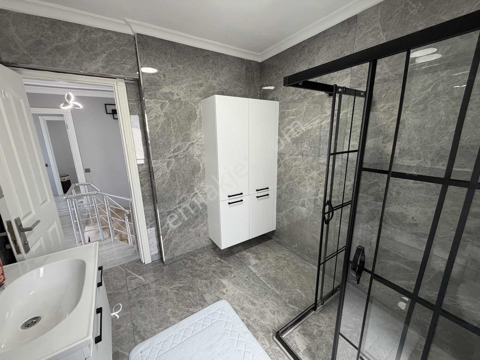 Büyük Çamlık Sitesinde İçi Yapılı Villa - Görsel 2