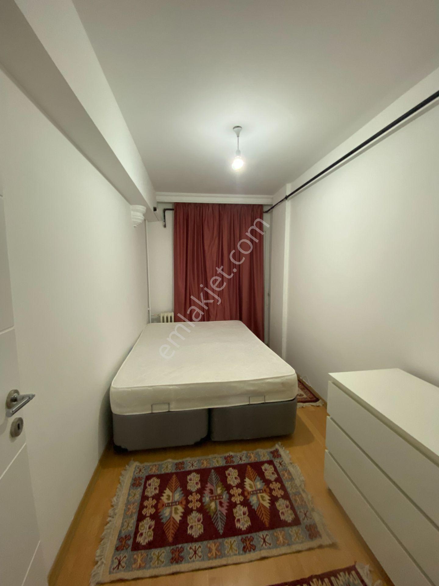 Göztepe İnönü Caddesi Paralel Sokak Ara Kat 3+1 Satılık Geniş Daire - Görsel 26