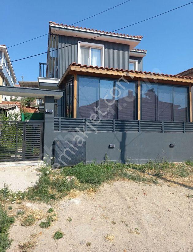 Burak Emlak'tan Foça Kazımdirik Mahallesi'nde, Ön Cephe, Cam Balkonlu, Verandalı, 1+1 Satılık Daire! - Görsel 17
