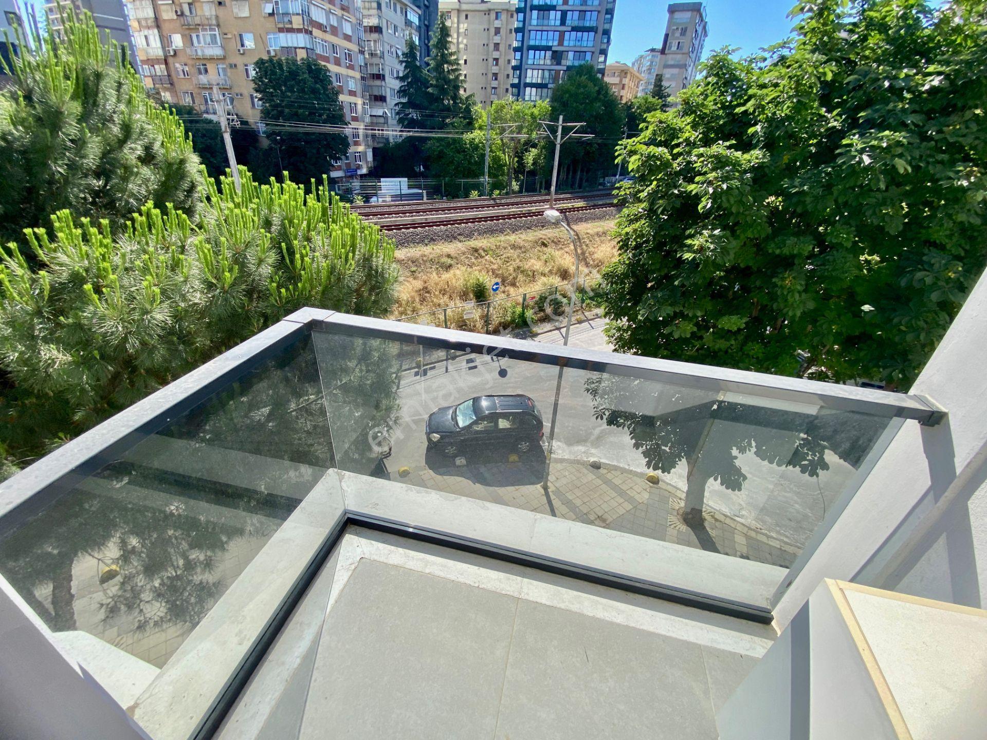 Bostancı'da Manzaralı, Balkonlu, Ebeveynli 3+1 Kiralık Daire - Görsel 5