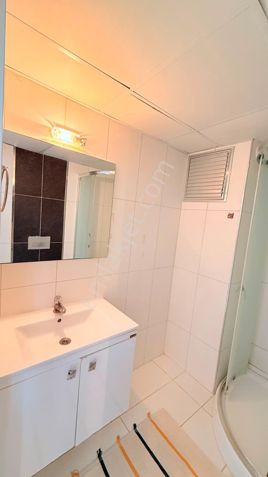 Zeytinköyde Havuzlu Sitede Balkonlu Arakat Eşyalı 1+1 Satılık Apart - Görsel 15