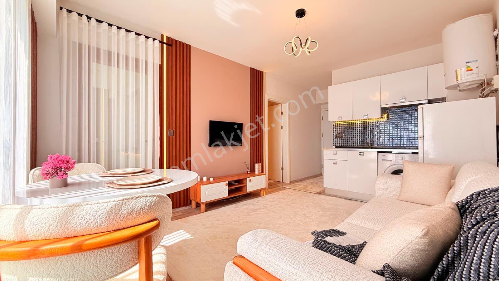 Zeytinköyde Havuzlu Sitede Balkonlu Arakat Eşyalı 1+1 Satılık Apart - Görsel 5