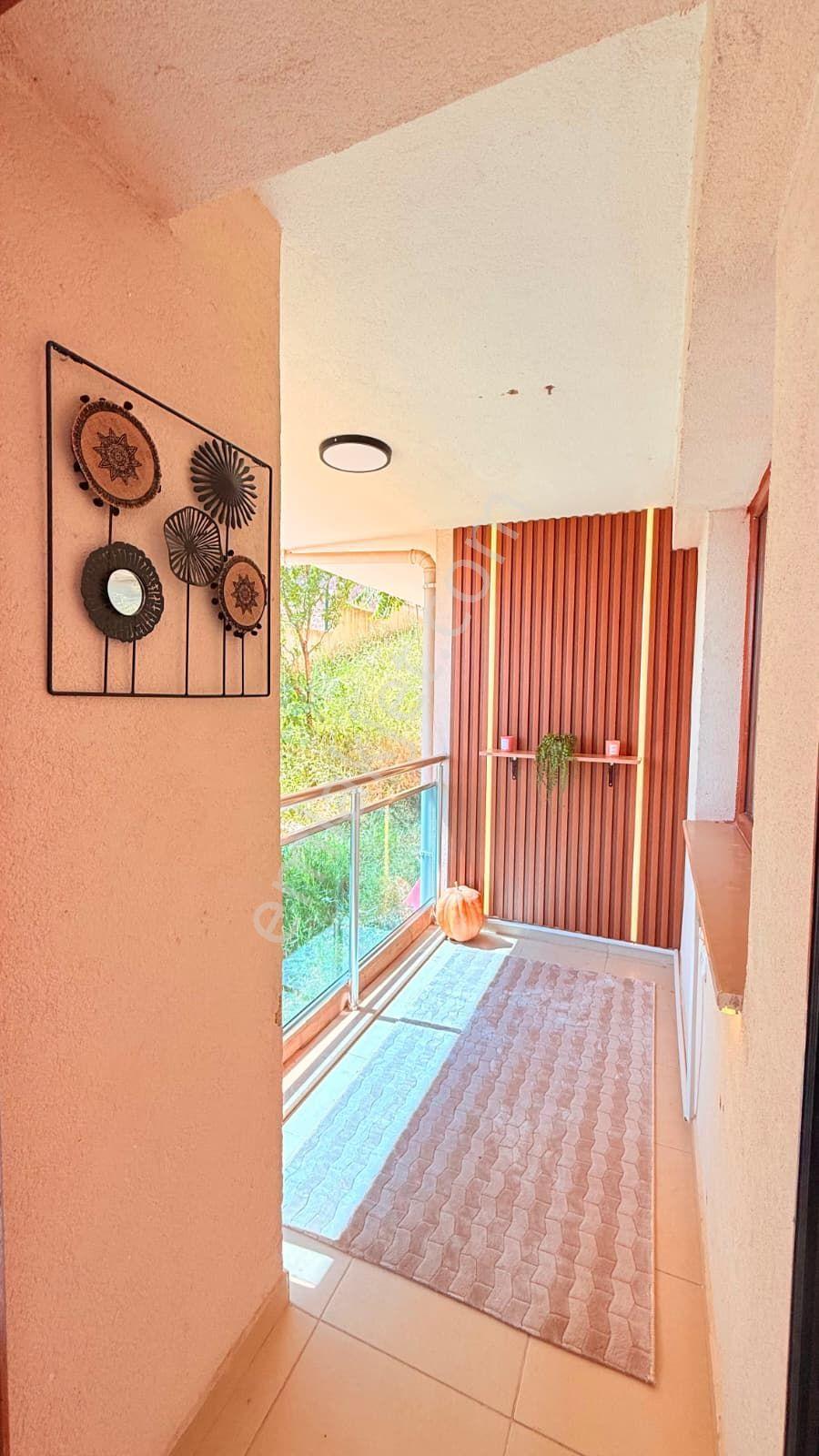 Zeytinköyde Havuzlu Sitede Balkonlu Arakat Eşyalı 1+1 Satılık Apart - Görsel 16