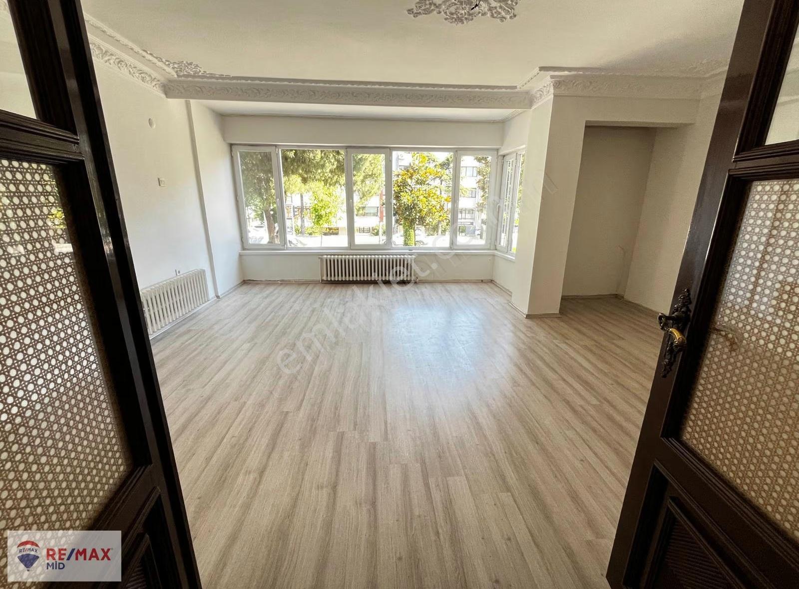 Remax Mid Şehrın En Değerlı Lokasyonunda Kıralık 3+1 Daıre! - Görsel 2