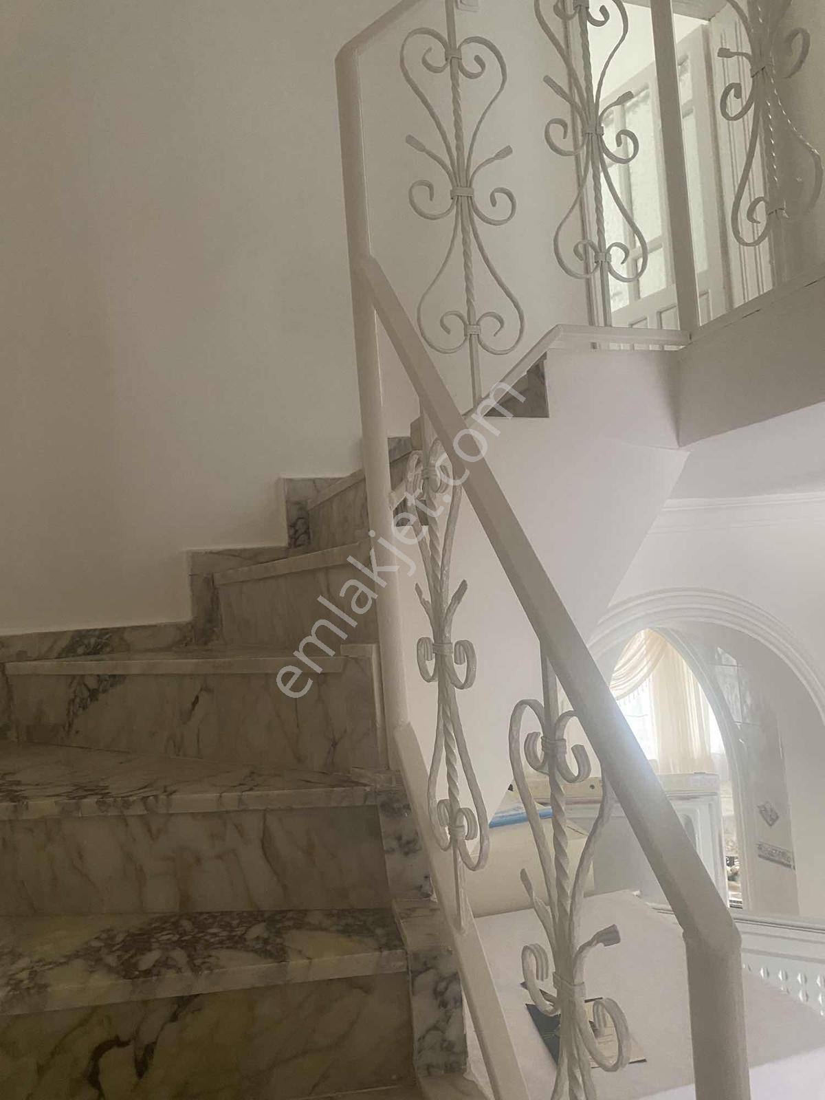 Hazar Gölünün Karşısında Muhteşem Satllık Villa - Görsel 18