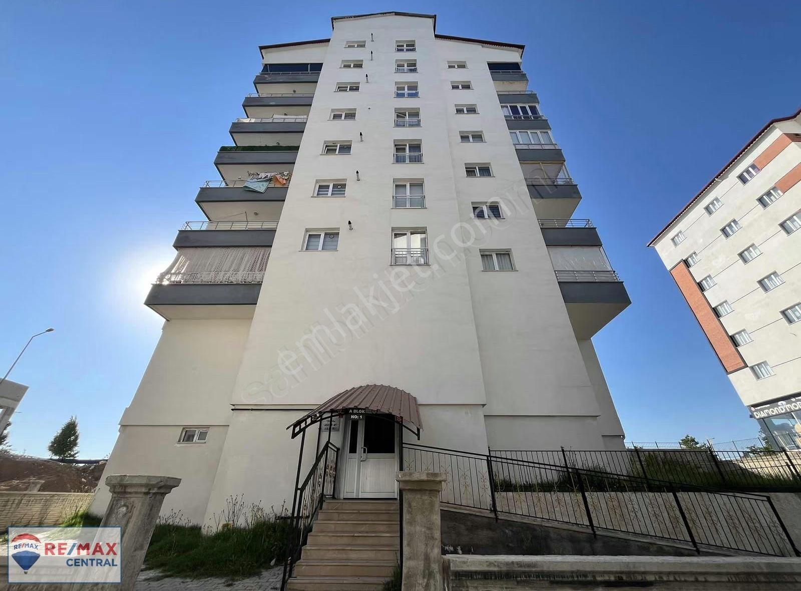 Remax Centralden Şeyhşamil'de Satılık 5yıllık 3+1