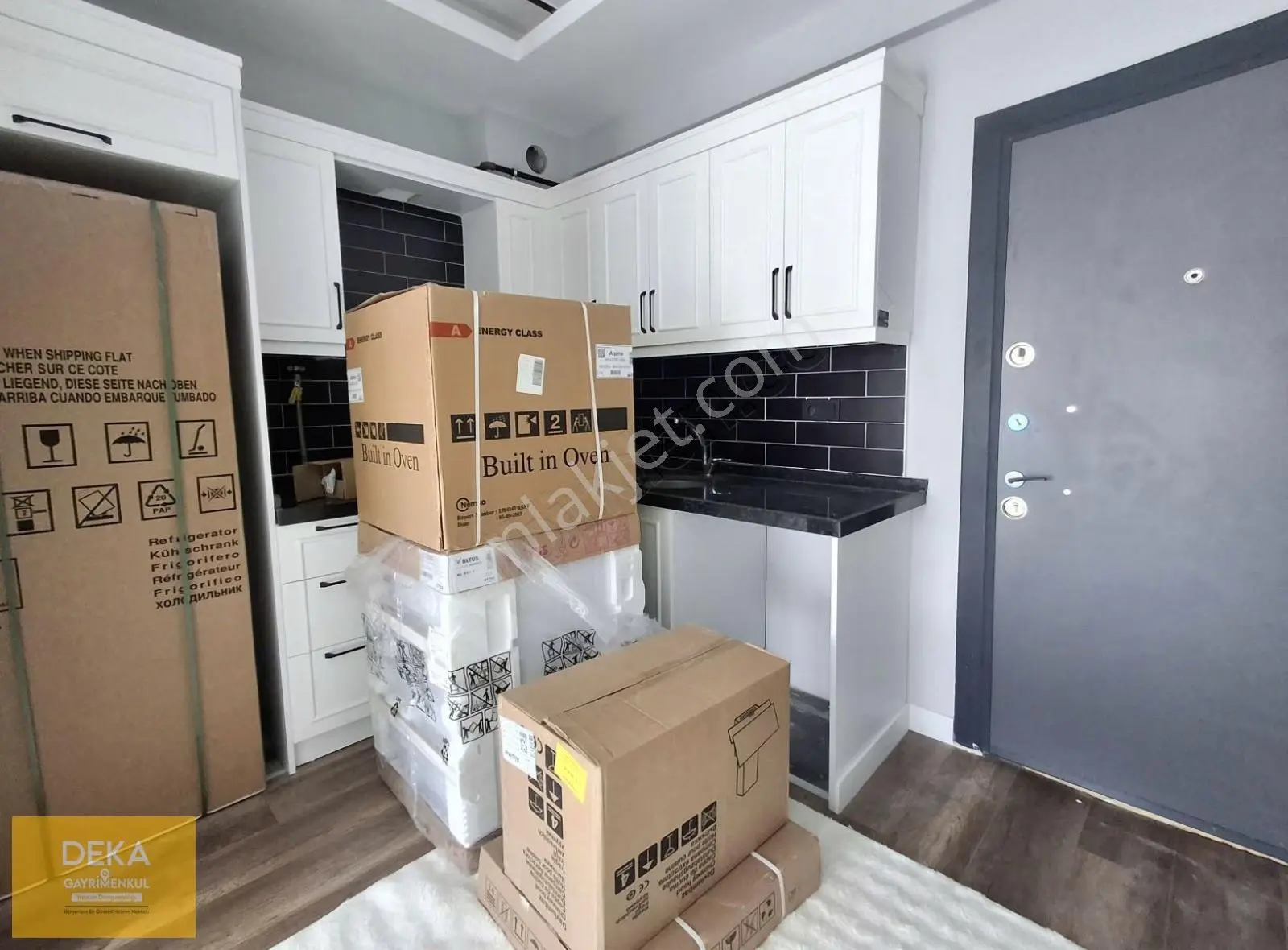 Deka Gayrimenkul'den Körfez'de Havuzlu Sitede Eşyalı Kiralık 1+1 - Görsel 4