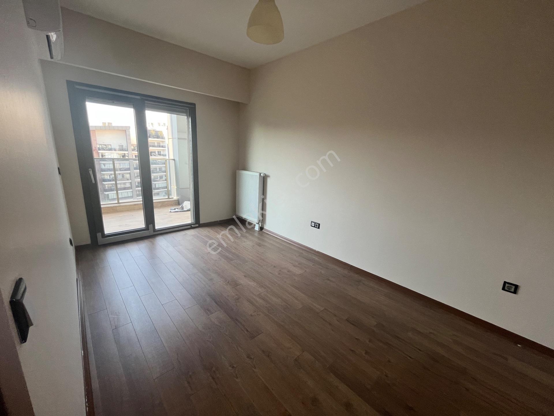 Park Yaşam Ataşehir Sitesinde Havuz Manzaralı Kiralık 2+1 Daire - Görsel 11