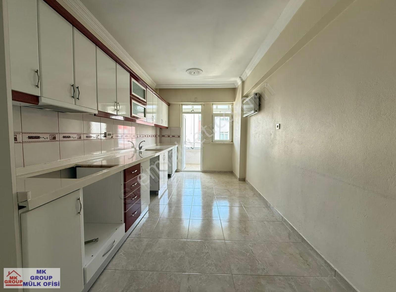 Yenidoğan'da Ana Caddeye Yakın İçi Yapılı 3+1 Kiralık Daire - Görsel 2