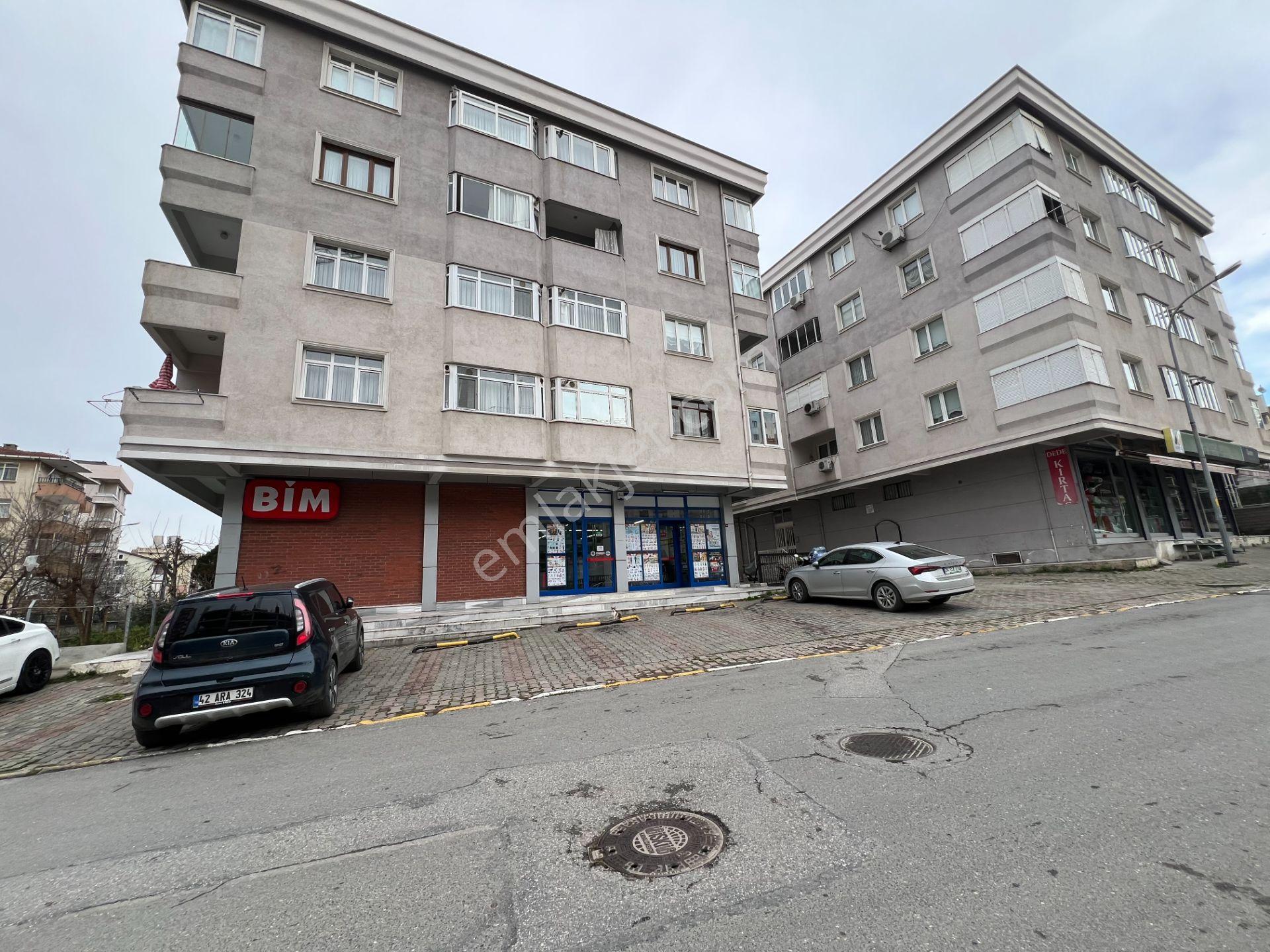 Satılık Daire 140m2 Aydınlıyolu Caddeye Yakın 3+1 Daire