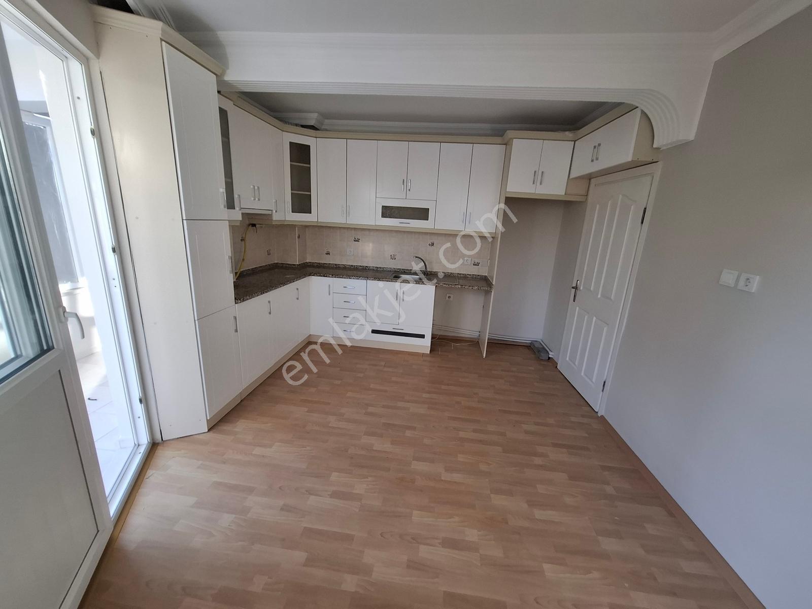 Akhisar Hürriyet Fahri Sertel Emlaktan Kiralık 4+1 Daire - Görsel 25