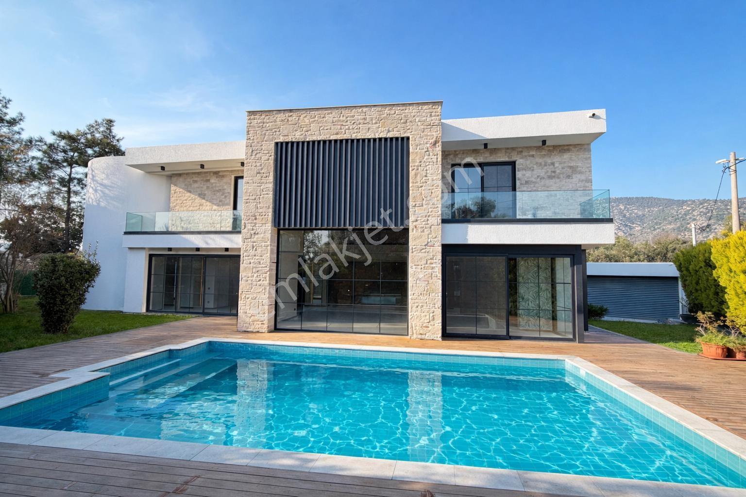 Bodrum Bitez Merkezi Konum Satılık Tam Müstakil 6+1 Villa
