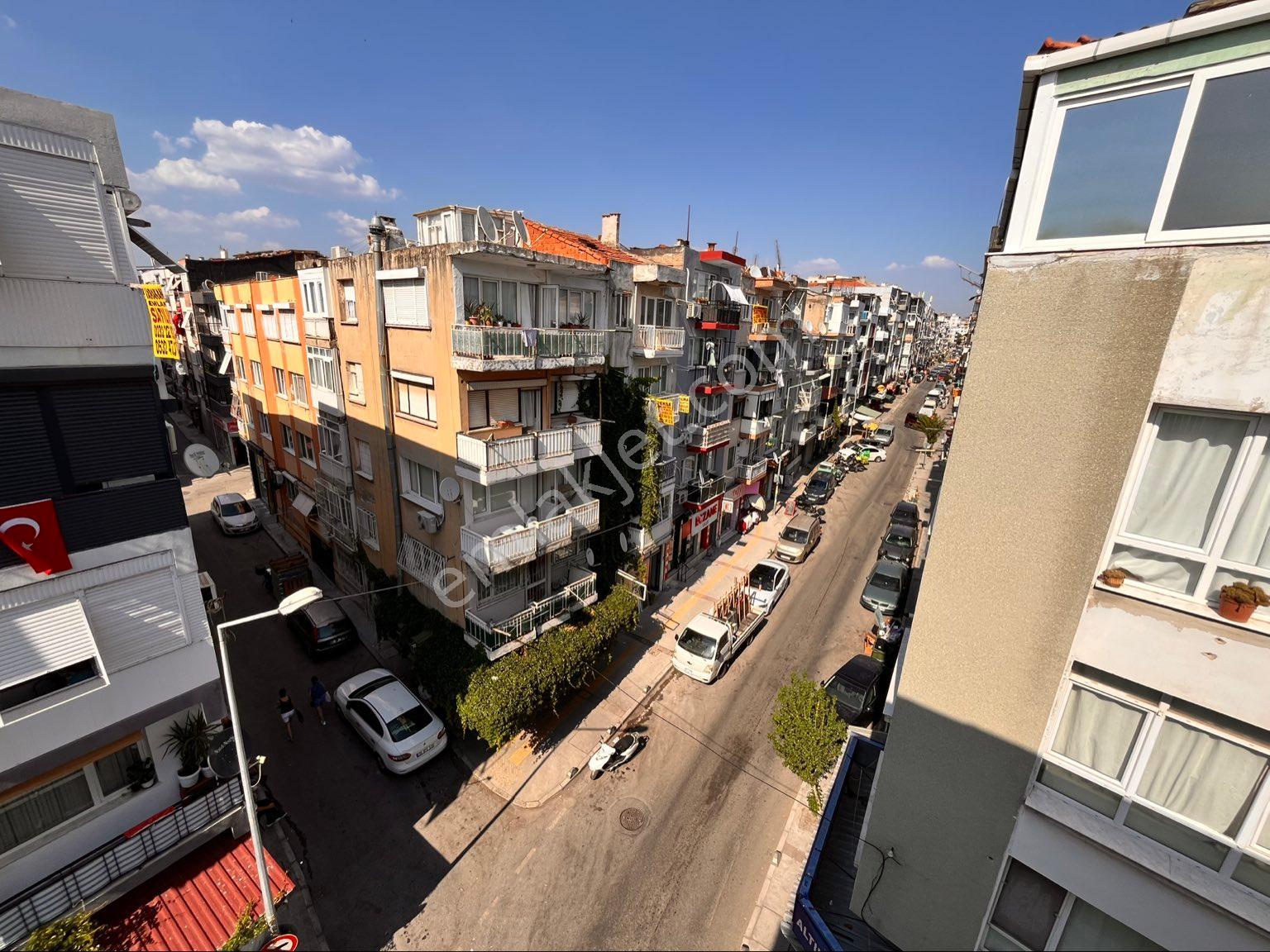 Üçyol Meydan Metro Yakını Cadde Üzerinde 3+1 120m2 Lüks Dekorlu Köşe Ferah Daire - Görsel 29