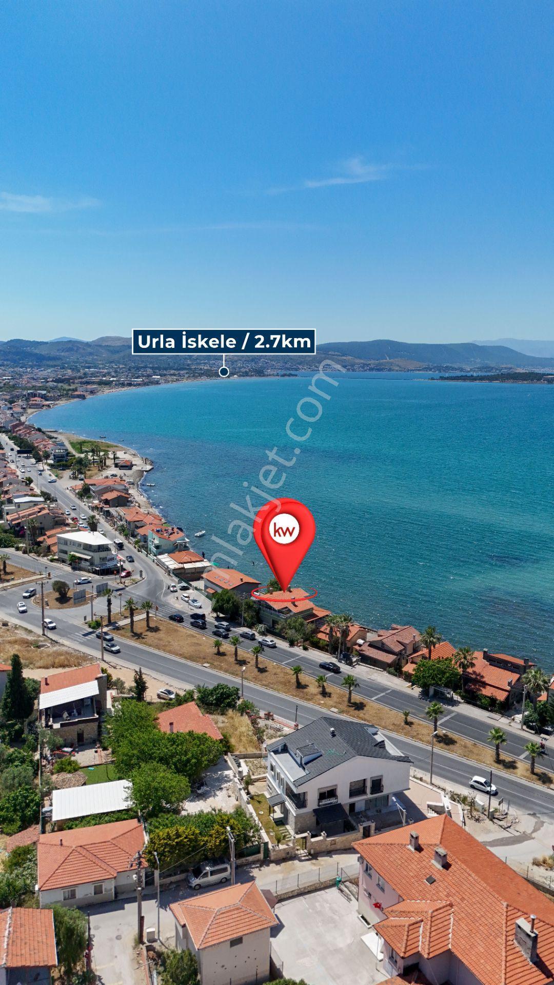 Urla Kalabak Sahilinde Satılık Tarihi Dokulu Denize Sıfır Taş Ev - Görsel 16