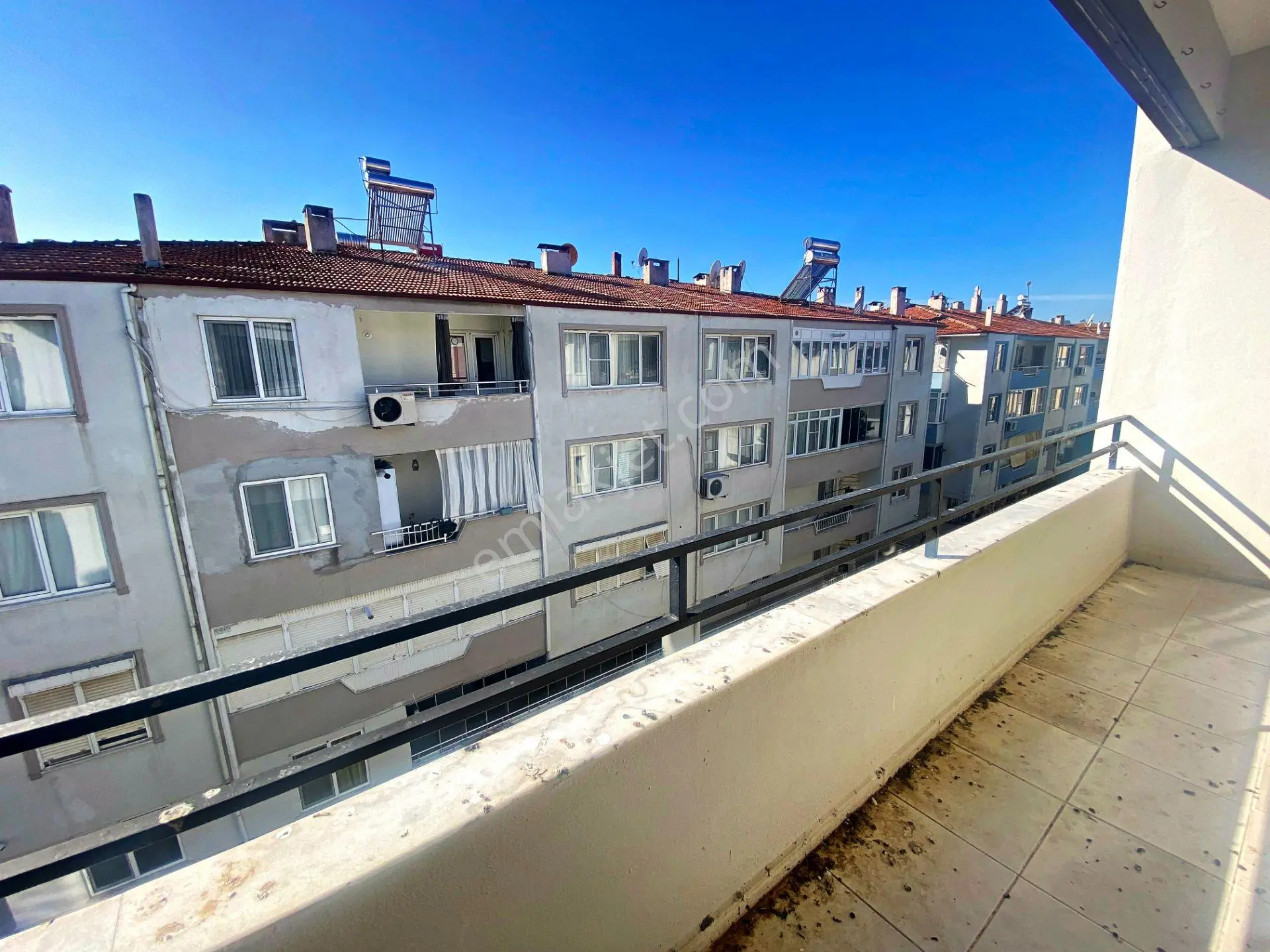 Aktif'ten Akçay'da Satılık Harika Fiyata Yüksek Kredili Havuzlu Ön Cephe 3+1daire - Görsel 12
