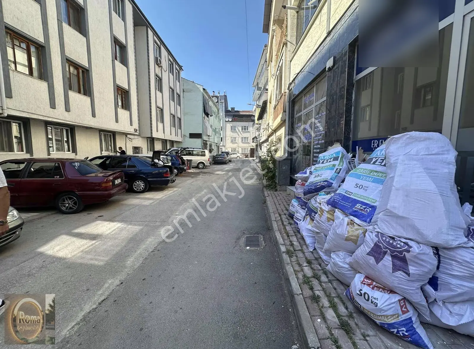 Roma' Dan Kemalpaşa' Mahallesin'de Satılık Daire
