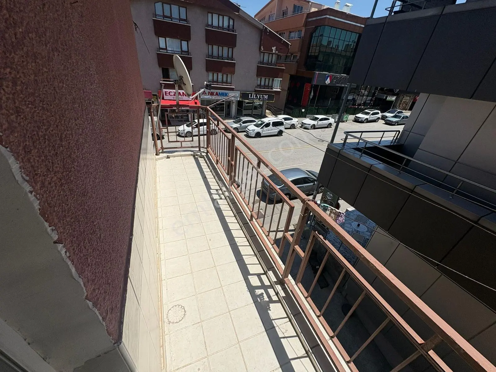 Öveçler Kabil Caddesi Üzerinde,ön Cephe Boş 3+1 Satılık - Görsel 2