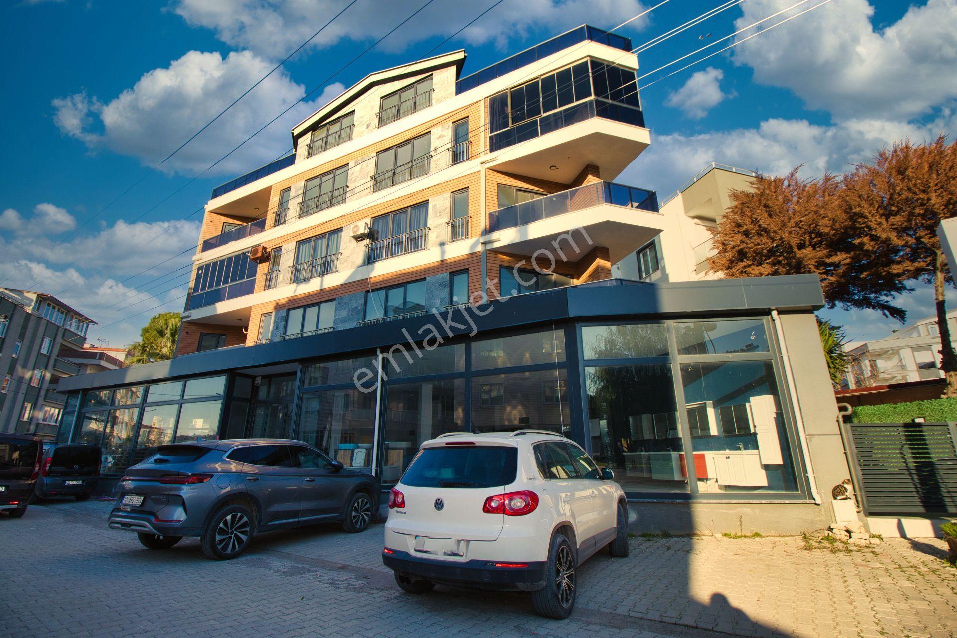 Aktif'ten Akçay'da Merkezi Konumda Ayrı Mutfaklı Arakat Ön Cephe Satılık 2+1 Daire