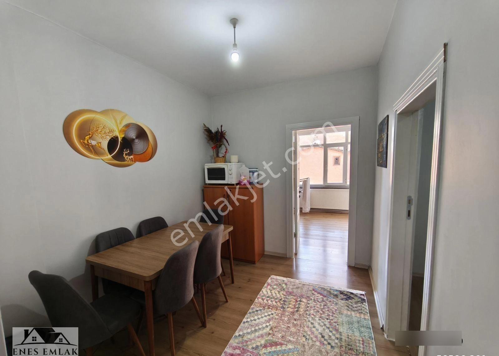 Kâğıthane Harmantepe'de Cadde Üzerinde | 2+1 | Eşyalı Daire - Görsel 3