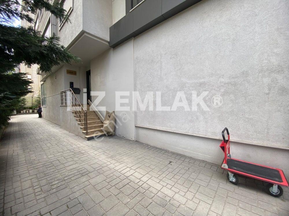 Kadıköy Ömerpaşa'da Balkonlu, Kombili, 4+1 Satılık Daire - Görsel 32
