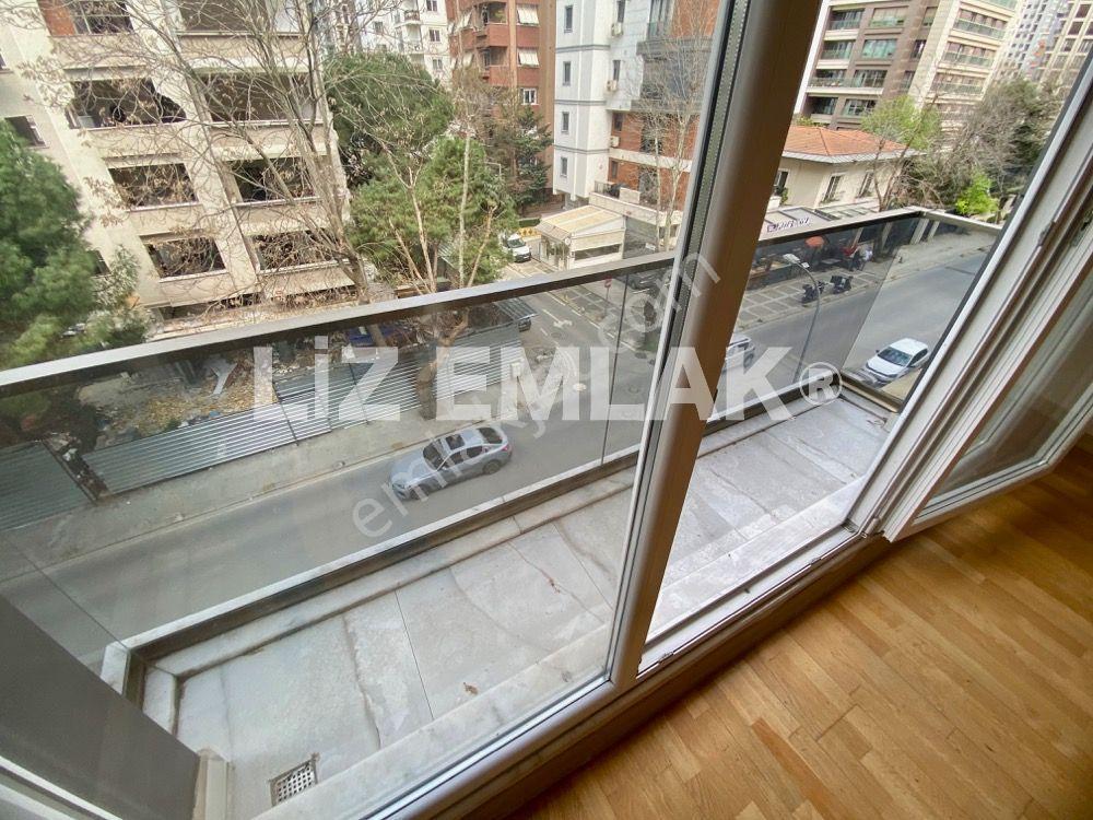 Kadıköy Ömerpaşa'da Balkonlu, Kombili, 4+1 Satılık Daire - Görsel 3