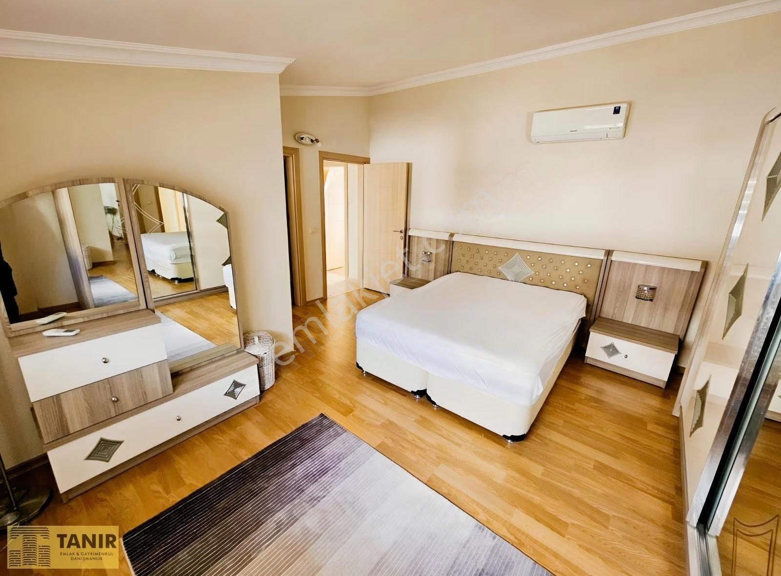 Kuşadası Değirmendere'de Deniz Manzaralı 4+1 Catı Katı Dubleks - Görsel 16