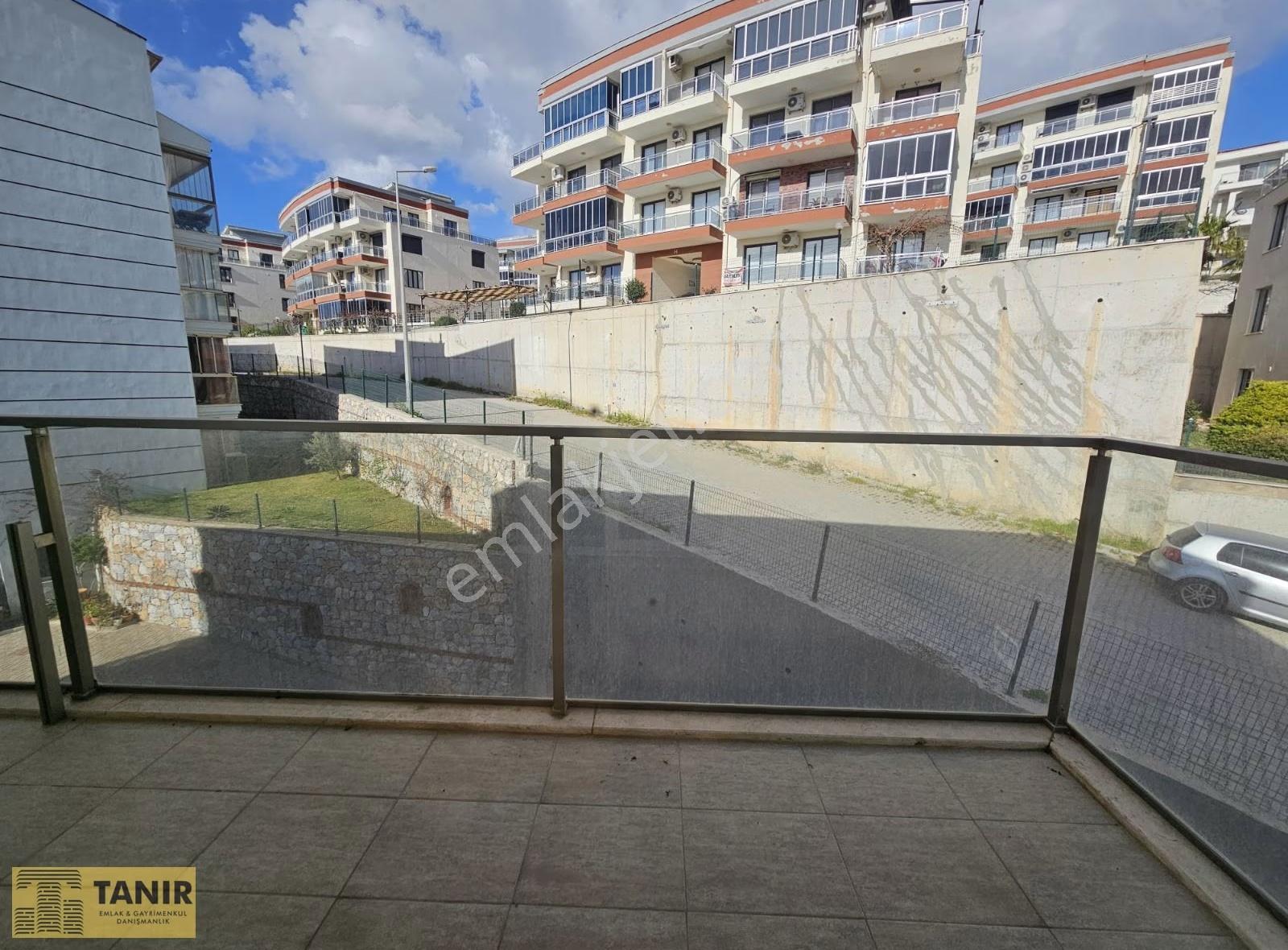 Kuşadası Değirmendere'de Deniz Manzaralı 4+1 Catı Katı Dubleks - Görsel 21