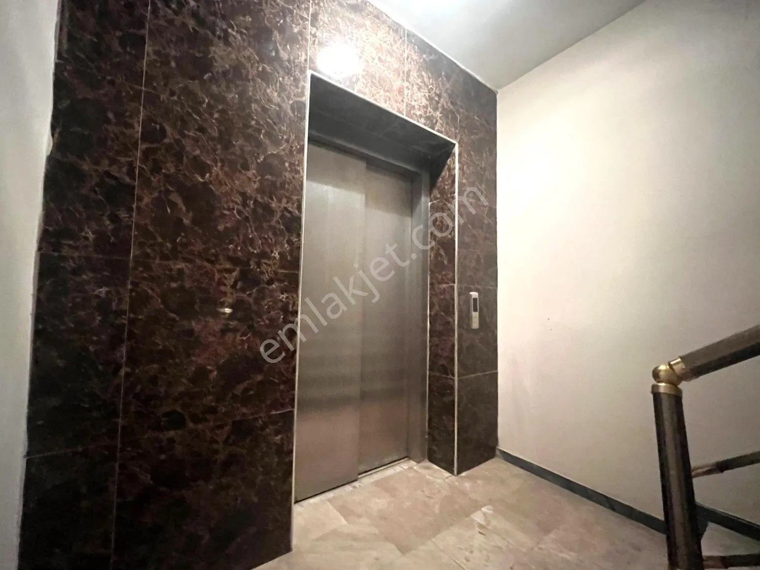 𝄞melodi'den Akçay Merkez'de Piyasanın Altında Ön Cephe Asansörlü Cam Balkon 1+1 Daire - Görsel 7