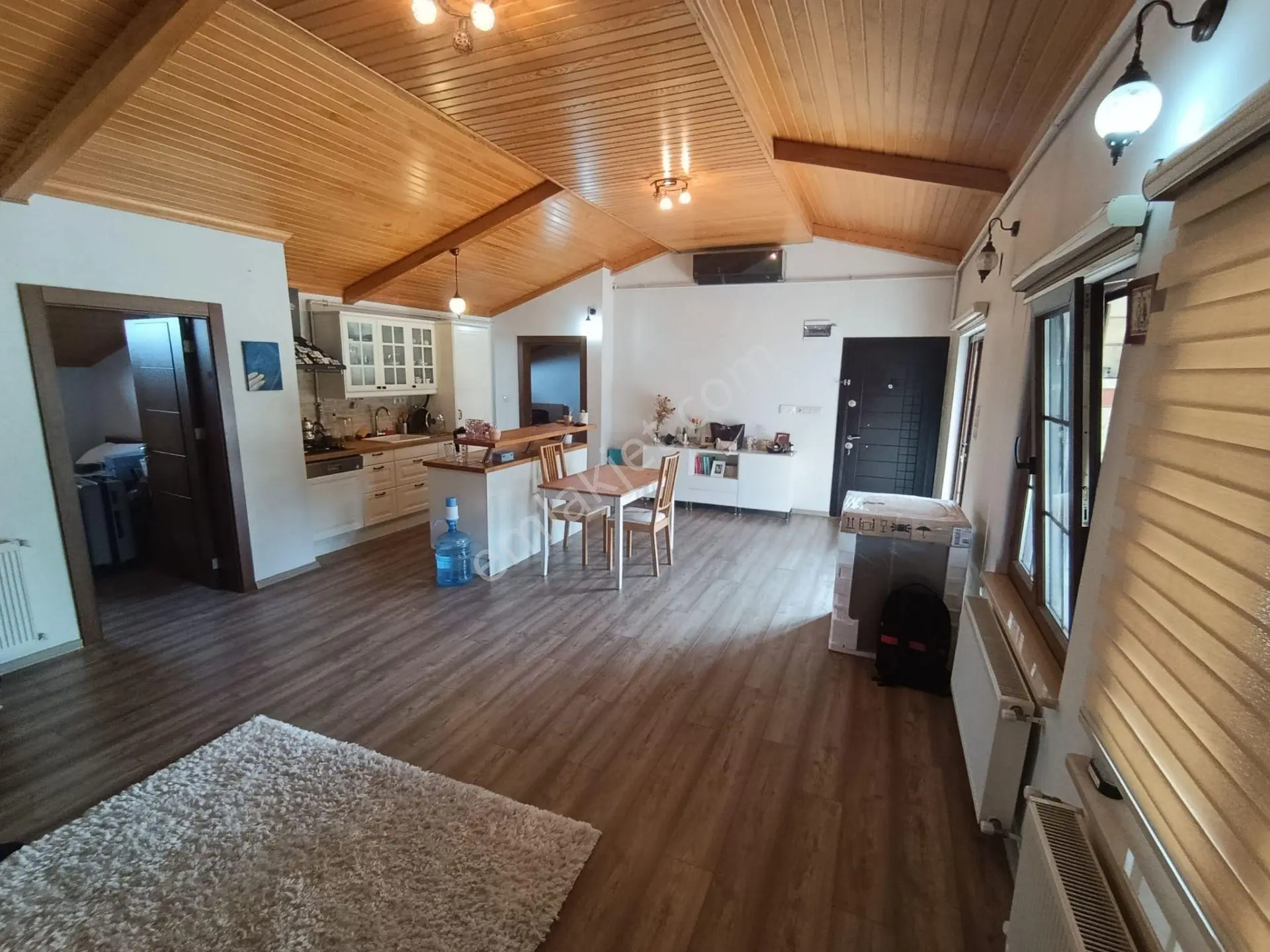 Beşevlerin Güzel Konumunda Teraslı 2+1 Kiralık Daire