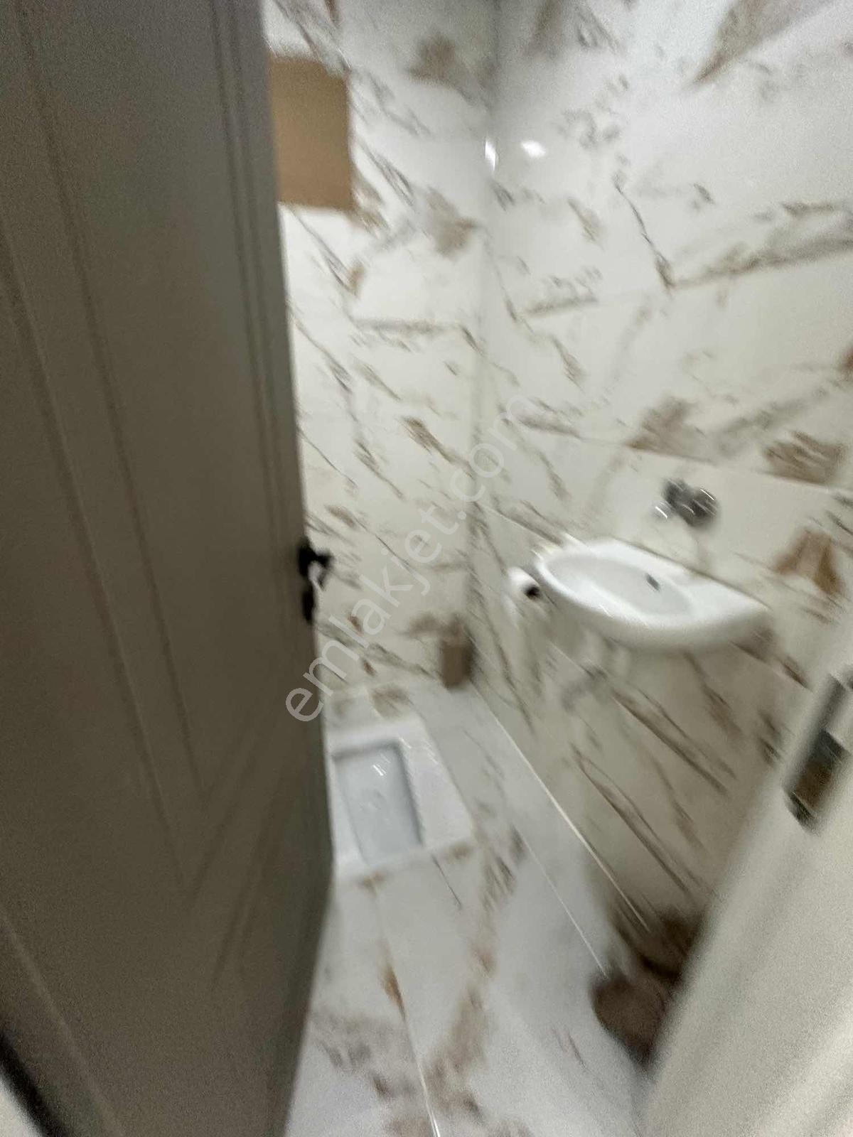 Bahçelievler De 100 Metrekare 2+1 Ön Cephe Otoparklı Çift Balklu - Görsel 12