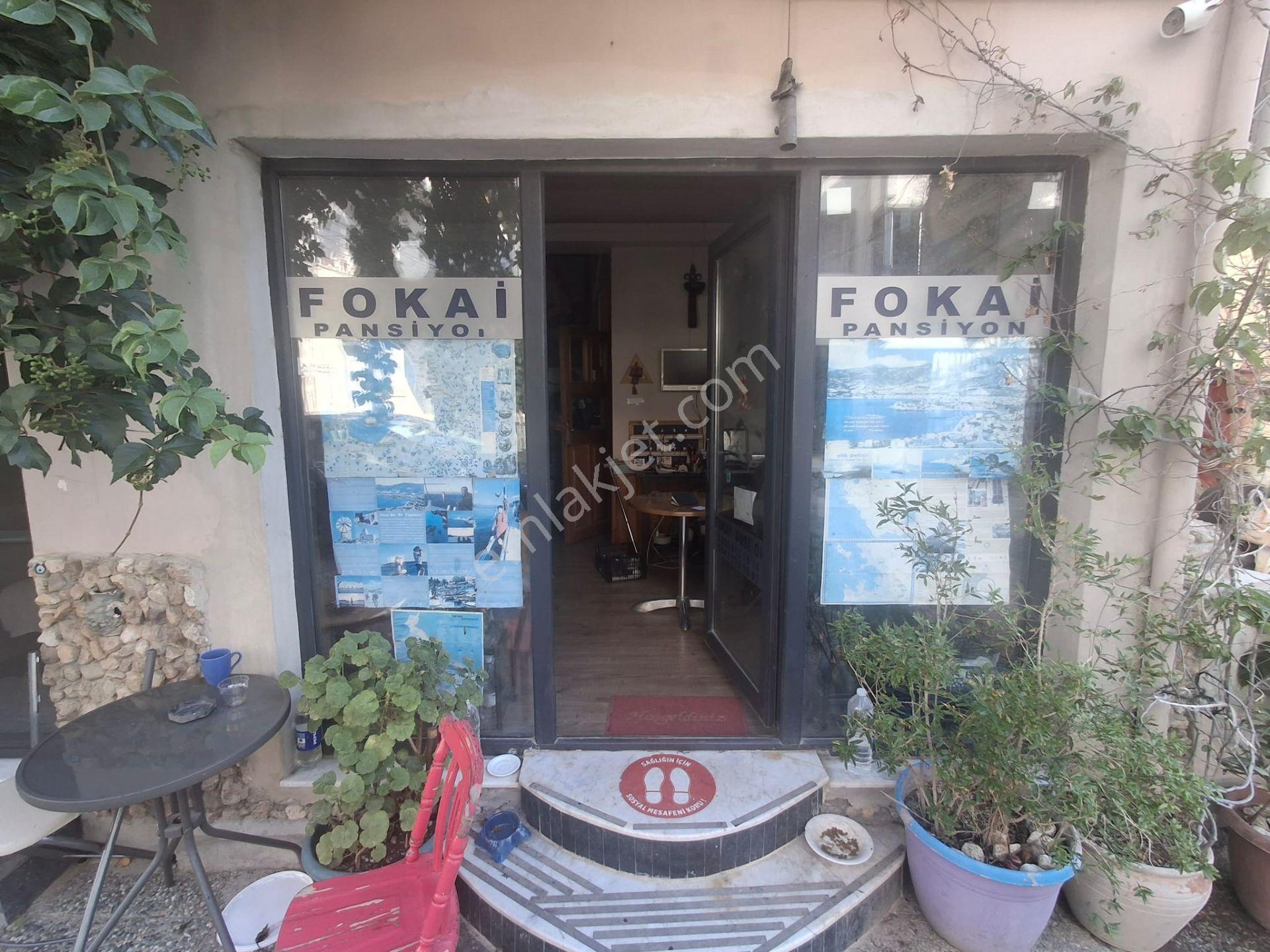 Burak Emlak'tan Eski Foça Merkez'de Denize Sadece 15 Metre Mesafede Satılık 6+1 Odalı 3 Katlı Bina. - Görsel 8