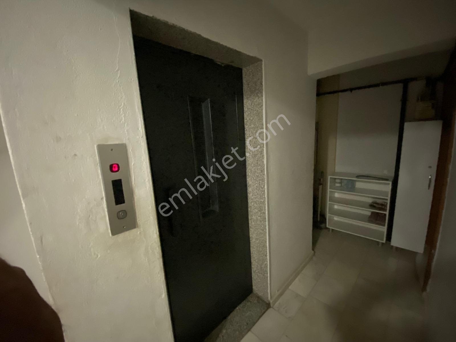 Menderes Barbaros Mahallesi'nde Kiralık Geniş 3+1 Daire - Görsel 6