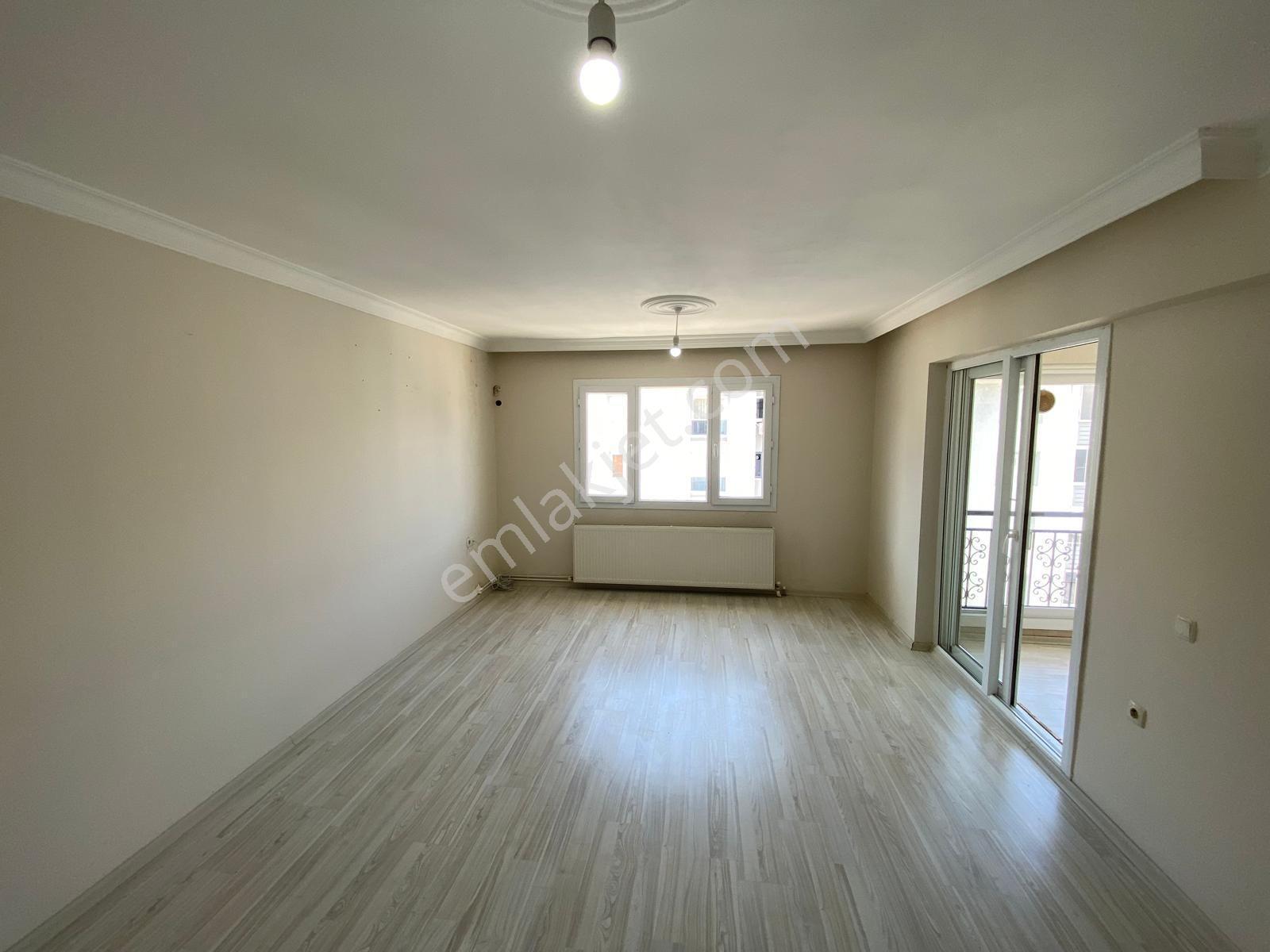 Menderes Barbaros Mahallesi'nde Kiralık Geniş 3+1 Daire - Görsel 18