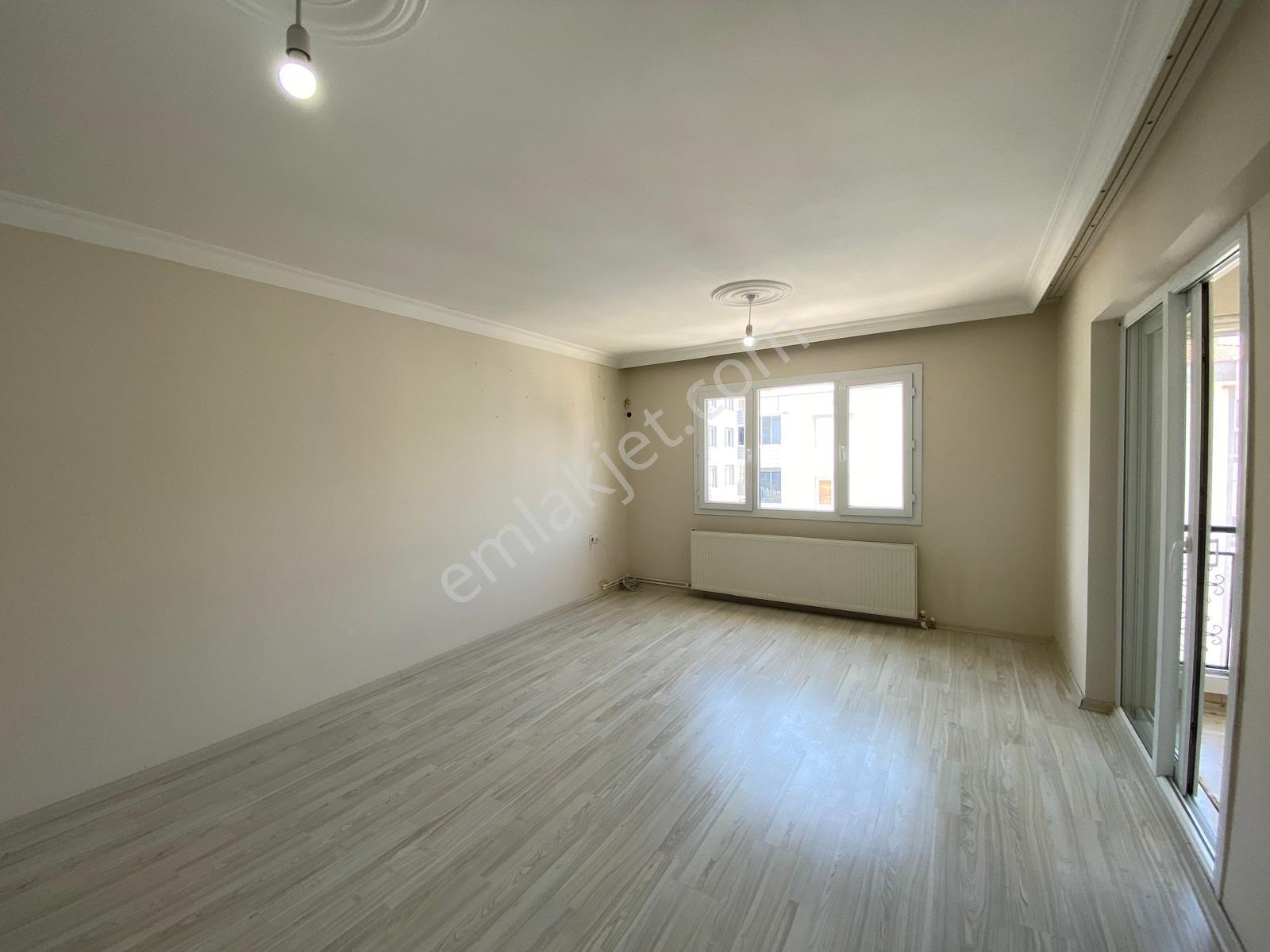 Menderes Barbaros Mahallesi'nde Kiralık Geniş 3+1 Daire - Görsel 17