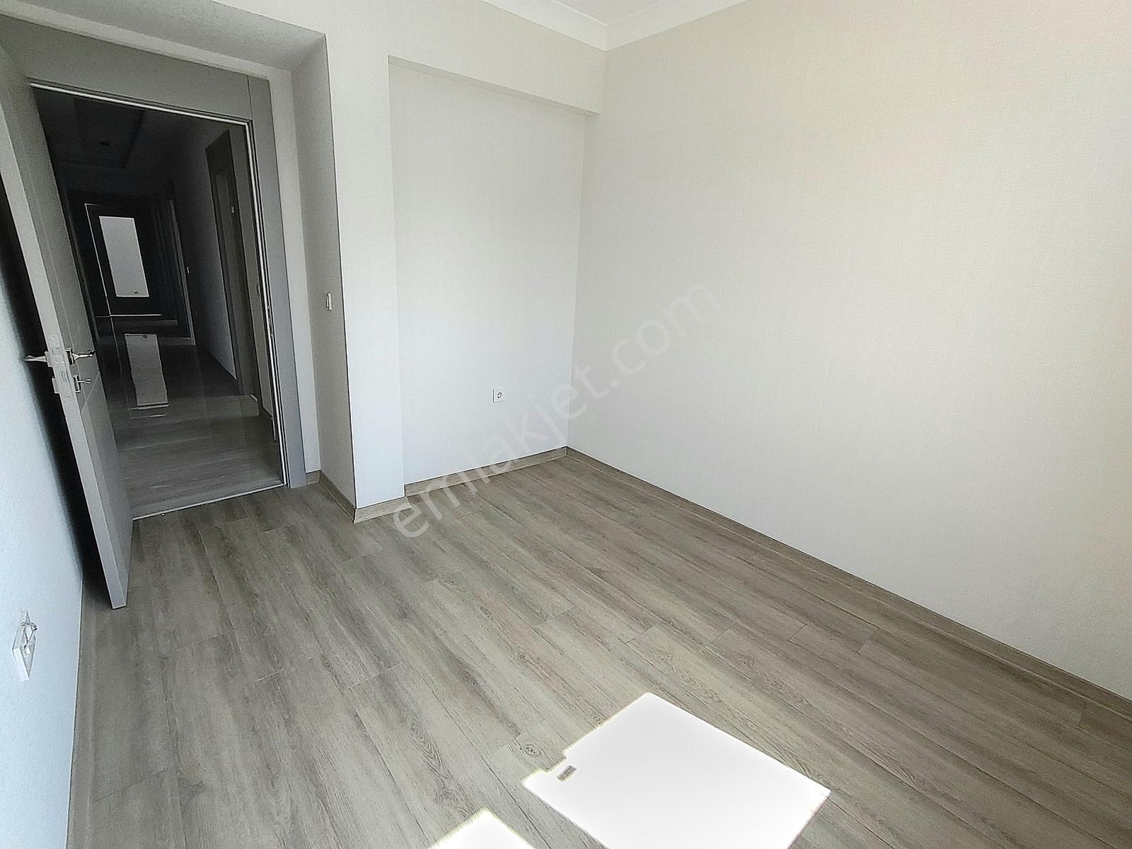 Susuz'da İskanı Alınmış Hemen Tapu Sıfır 4+1+1 Daire /marka - Görsel 36