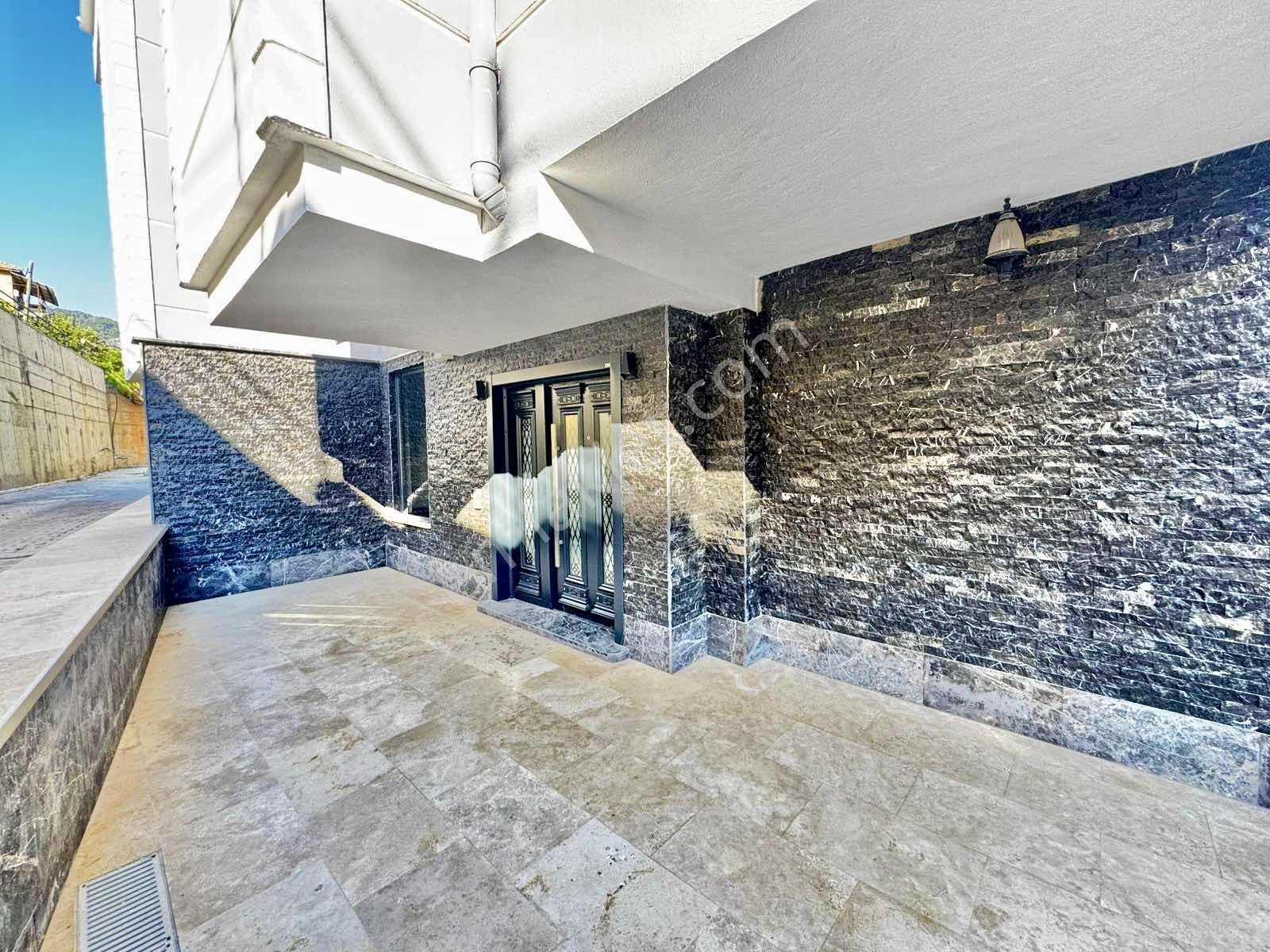 Alanya Tepe Mahallesi Vatandaşlığa Uygun Satılık Villa - Görsel 13