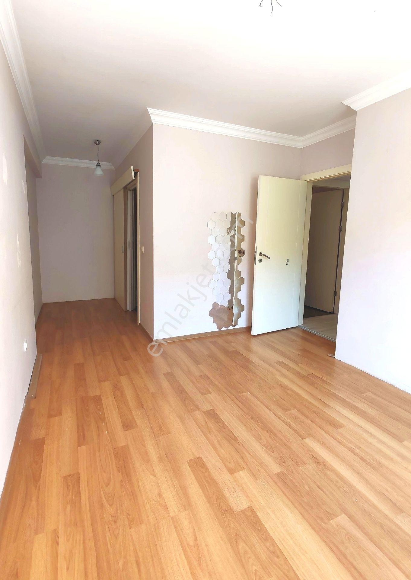 Site İçinde, Havuz Manzaralı Balkonlu 3+1 Kiralık Daire - Görsel 17