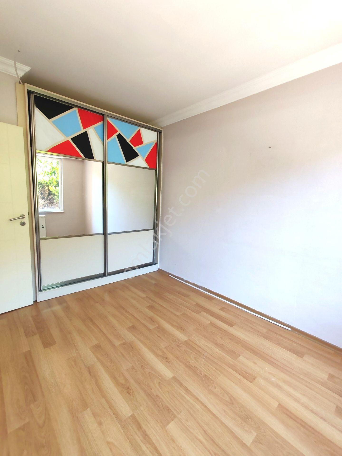 Site İçinde, Havuz Manzaralı Balkonlu 3+1 Kiralık Daire - Görsel 12